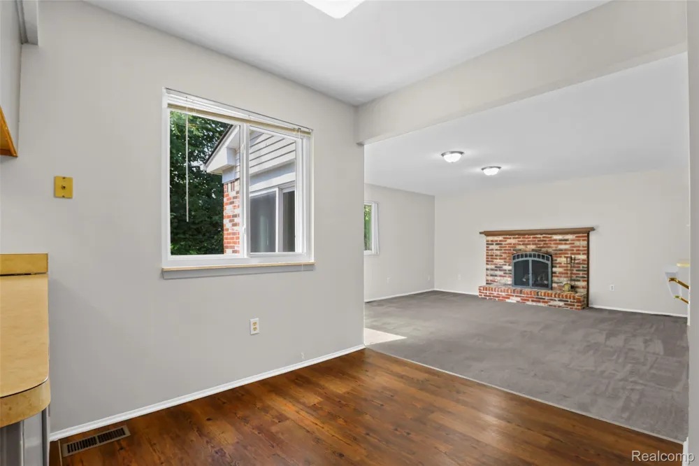 8167 Sandpiper Street Canton Charter Township, MI 48187