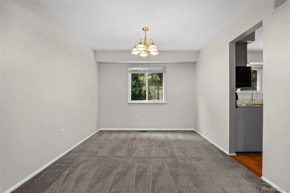 8167 Sandpiper Street Canton Charter Township, MI 48187
