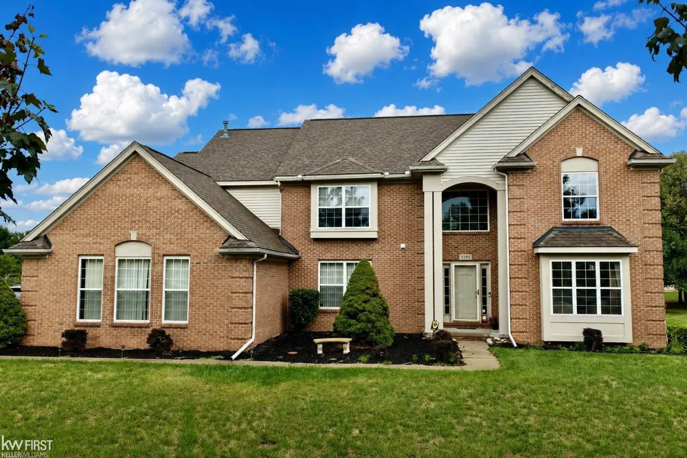 2295 Hidden Forest Drive Grand Blanc Charter Township, MI 48439