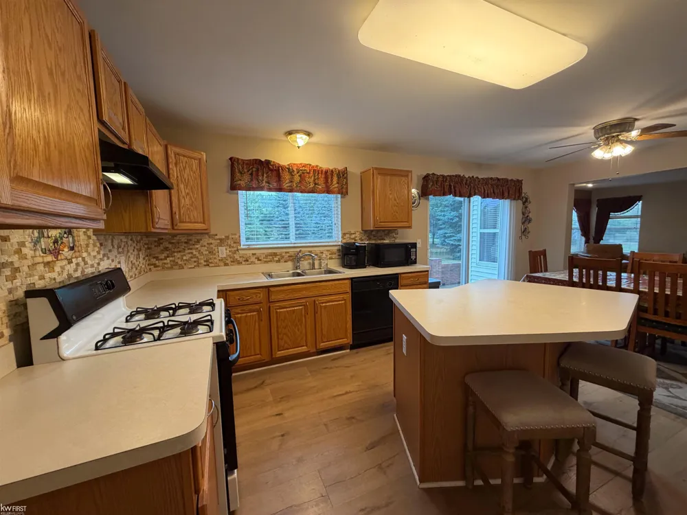 2295 Hidden Forest Drive Grand Blanc Charter Township, MI 48439