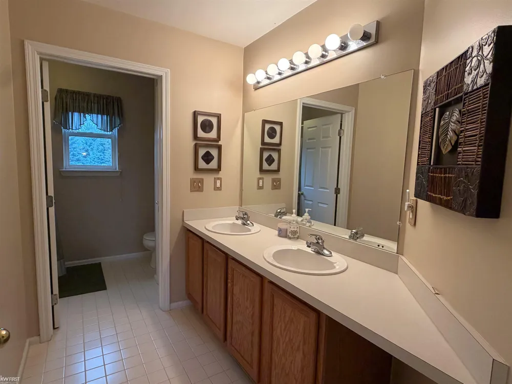2295 Hidden Forest Drive Grand Blanc Charter Township, MI 48439