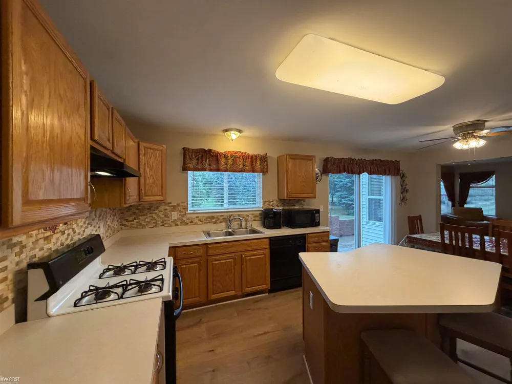 2295 Hidden Forest Drive Grand Blanc Charter Township, MI 48439