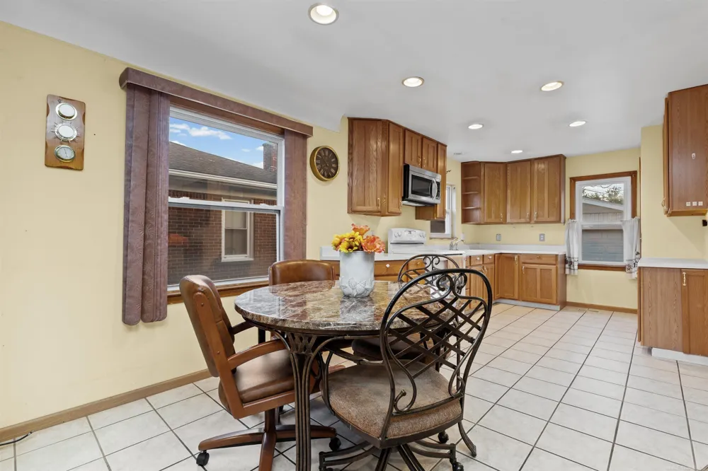 19708 California Street St Clair Shores City, MI 48080