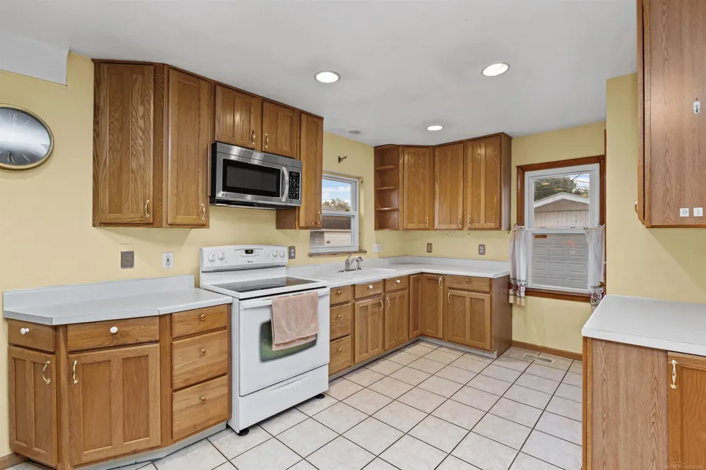 19708 California Street St Clair Shores City, MI 48080