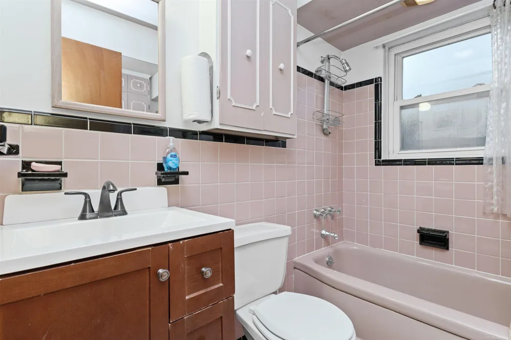 19708 California Street St Clair Shores City, MI 48080