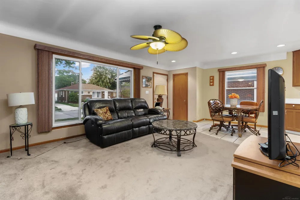 19708 California Street St Clair Shores City, MI 48080