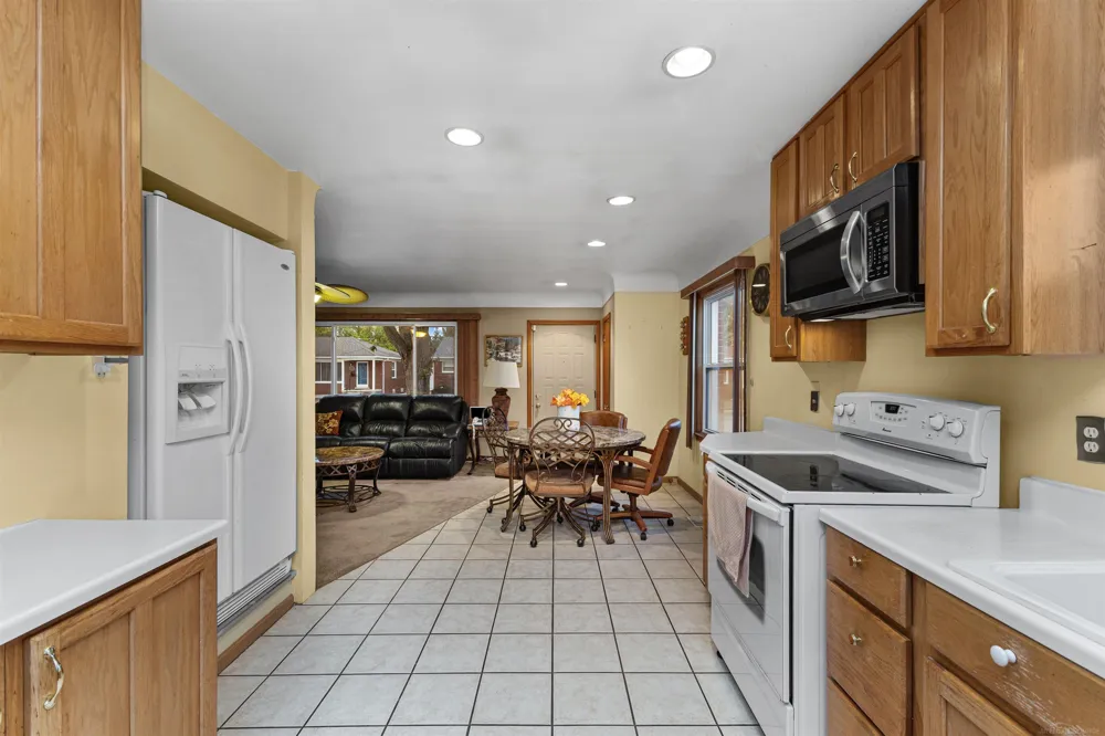 19708 California Street St Clair Shores City, MI 48080