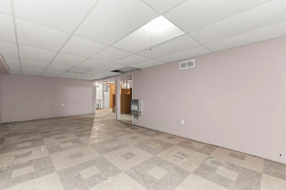 19708 California Street St Clair Shores City, MI 48080