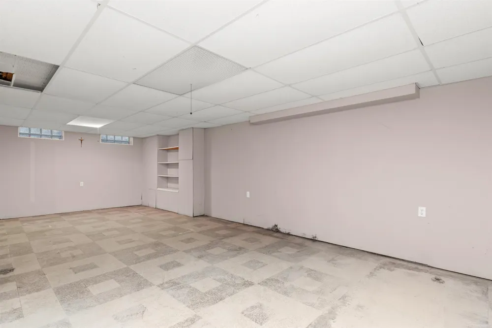 19708 California Street St Clair Shores City, MI 48080