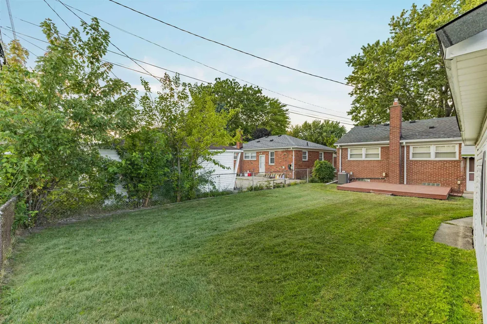 19708 California Street St Clair Shores City, MI 48080