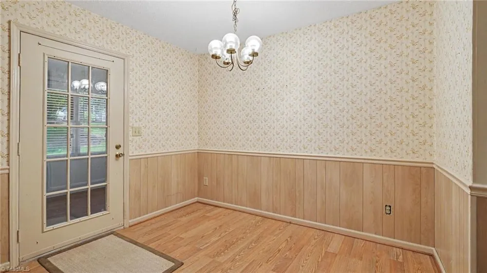 1001 Rock Knoll Court #228 Winston-Salem, NC 27107