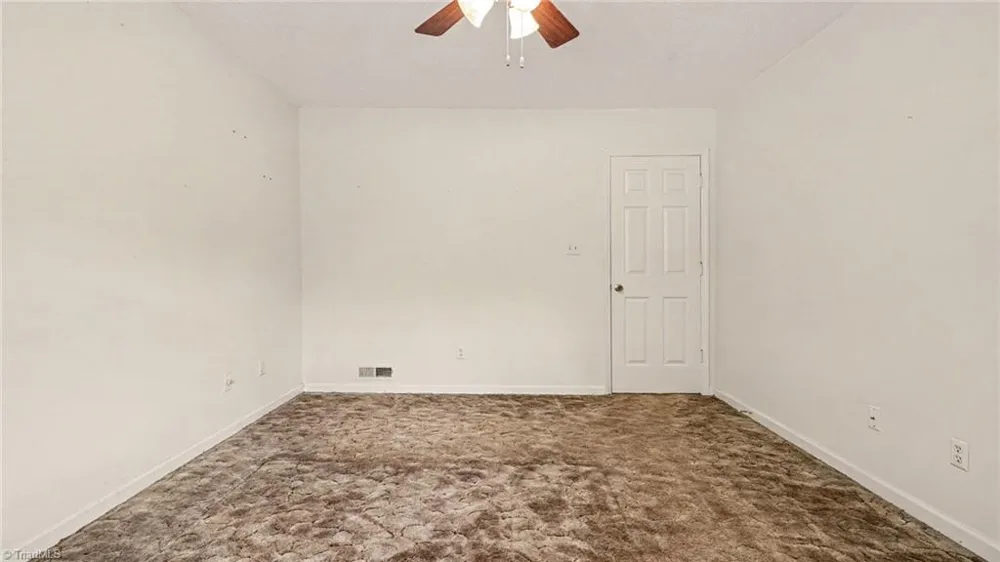 1001 Rock Knoll Court #228 Winston-Salem, NC 27107