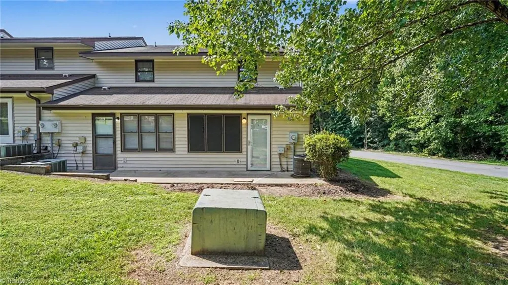 1001 Rock Knoll Court #228 Winston-Salem, NC 27107