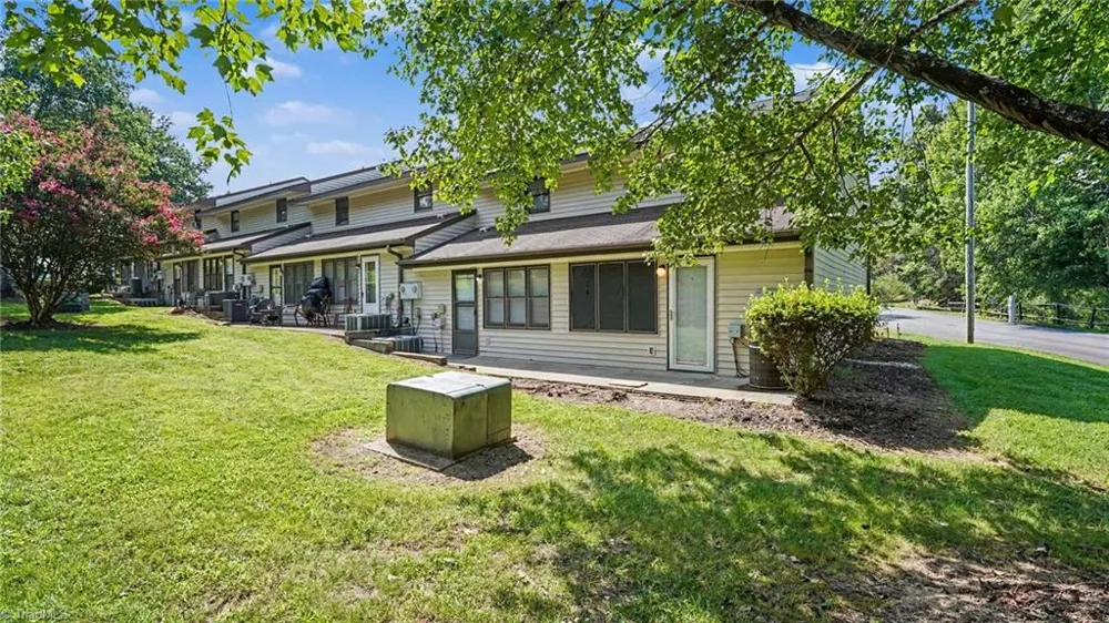 1001 Rock Knoll Court #228 Winston-Salem, NC 27107