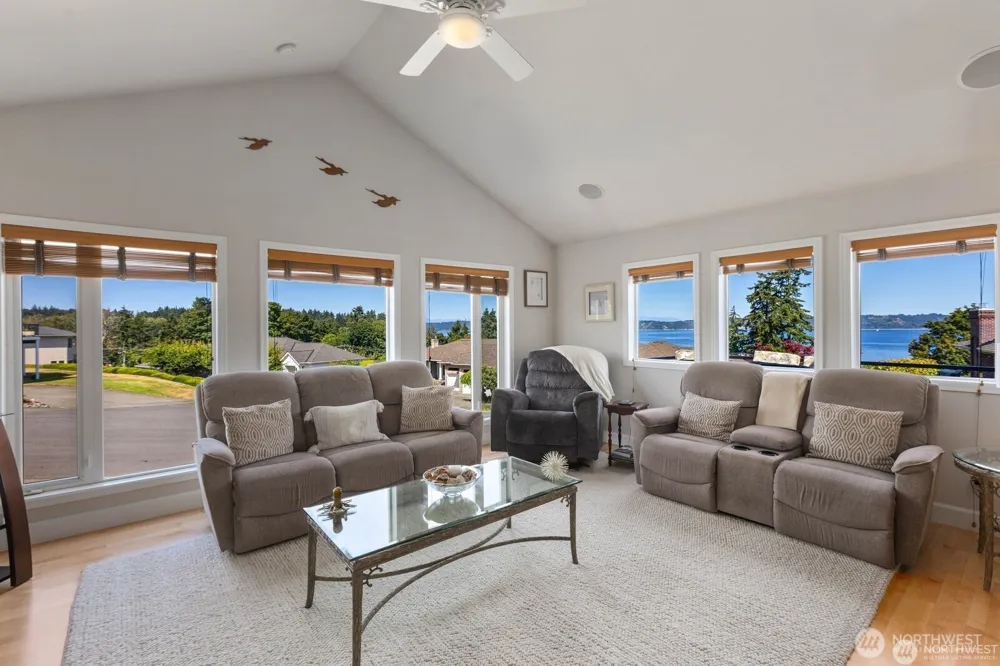 30822 36th Court SW Federal Way, WA 98003