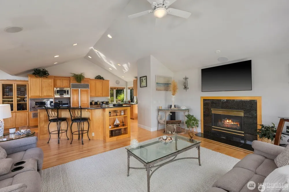 30822 36th Court SW Federal Way, WA 98003
