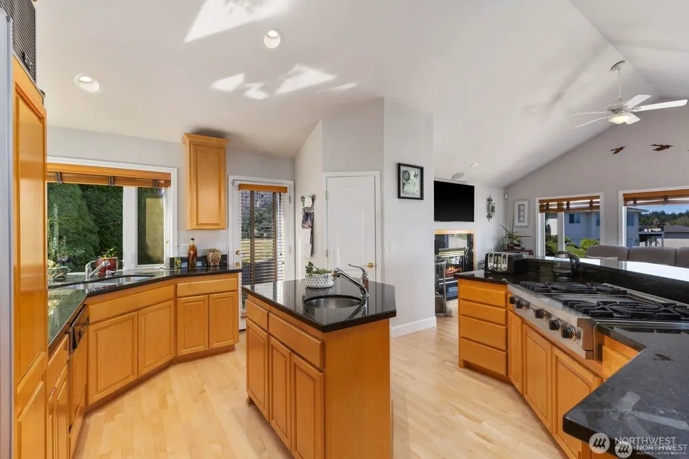 30822 36th Court SW Federal Way, WA 98003