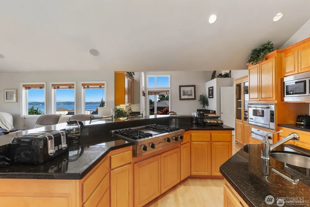 30822 36th Court SW Federal Way, WA 98003