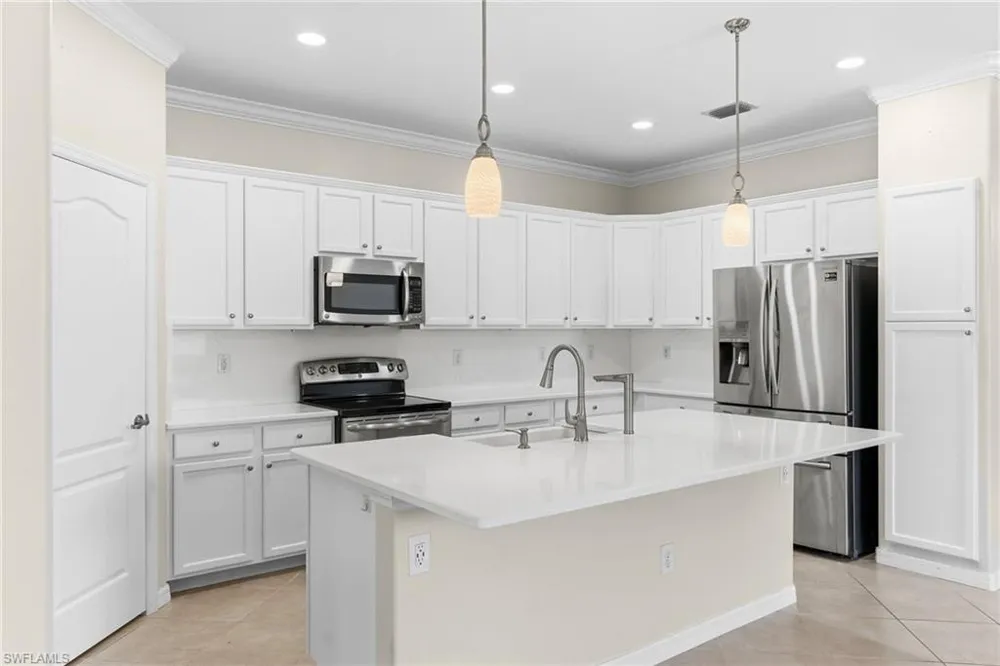 11068 Cherry Laurel Drive E Fort Myers, FL 33912