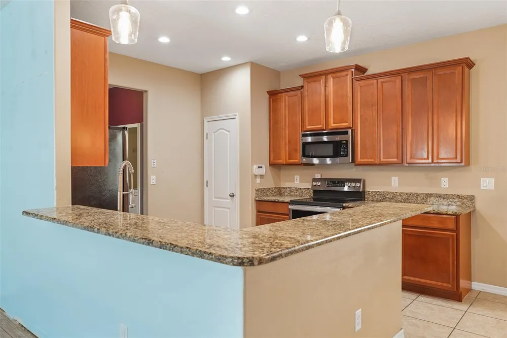3205 BAYFLOWER AVE St Cloud, FL 34773
