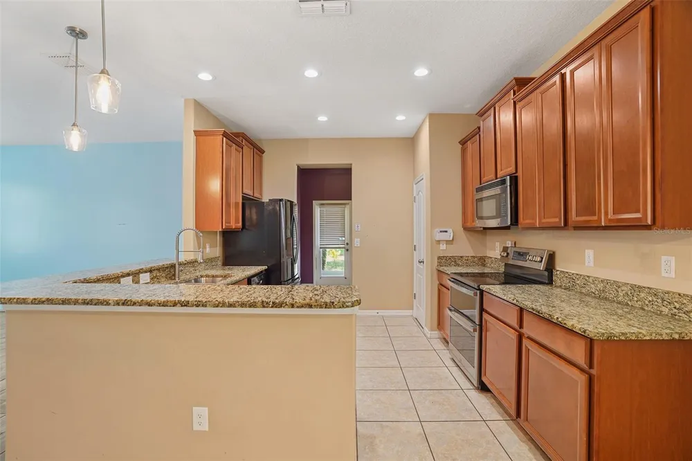 3205 BAYFLOWER AVE St Cloud, FL 34773