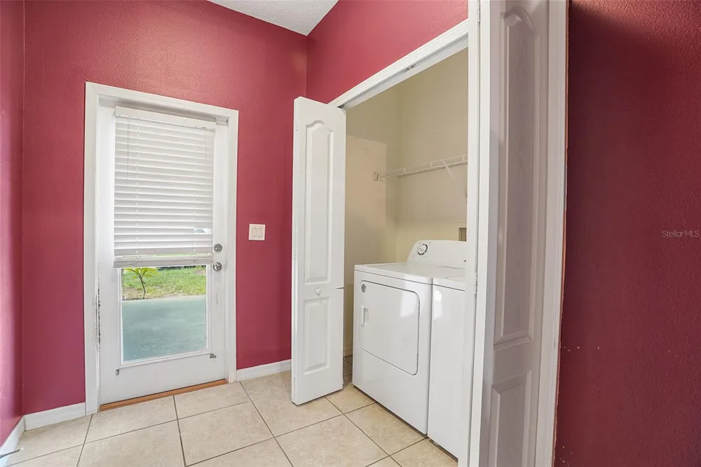 3205 BAYFLOWER AVE St Cloud, FL 34773