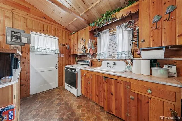 86 Blue Jay Lane Red Feather Lakes, CO 80545