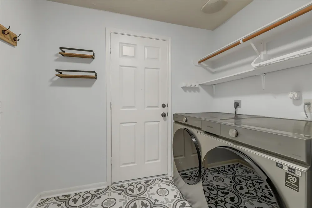 30214 Vinebriar Drive Spring, TX 77386