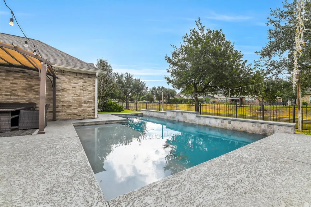 30214 Vinebriar Drive Spring, TX 77386