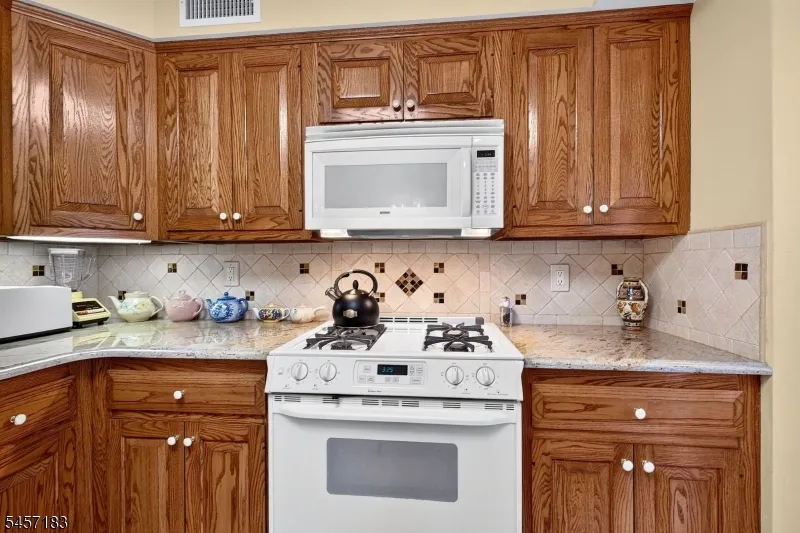 665 Fairfield Way Union, NJ 07083