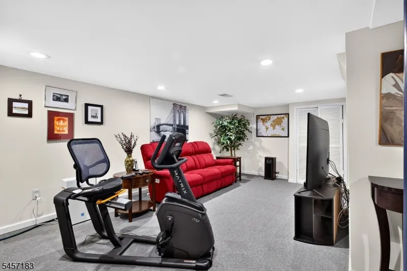 665 Fairfield Way Union, NJ 07083