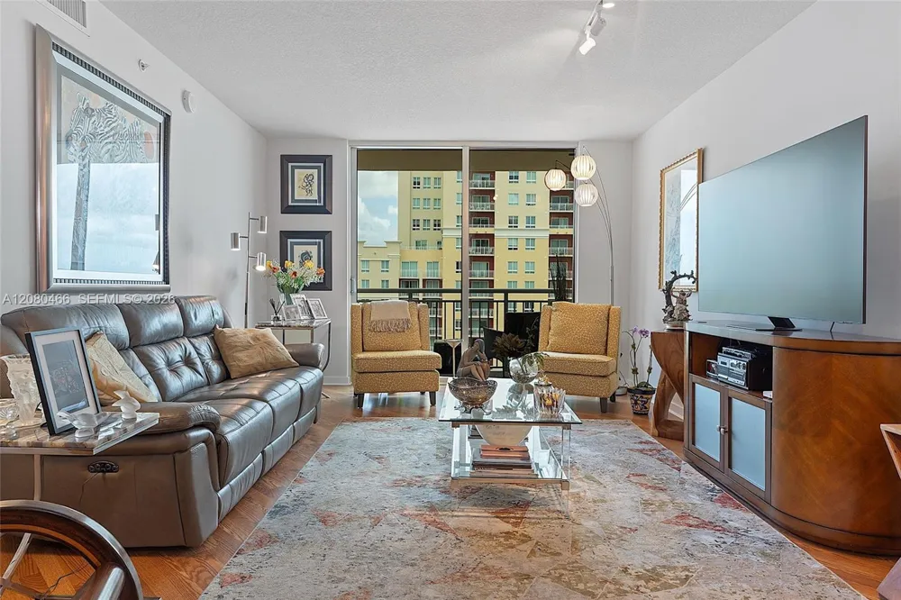 9066 SW 73rd Ct #1809 Miami, FL 33156