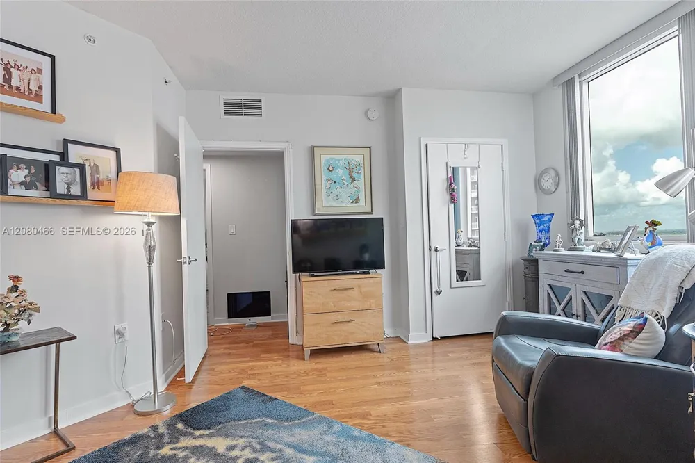9066 SW 73rd Ct #1809 Miami, FL 33156