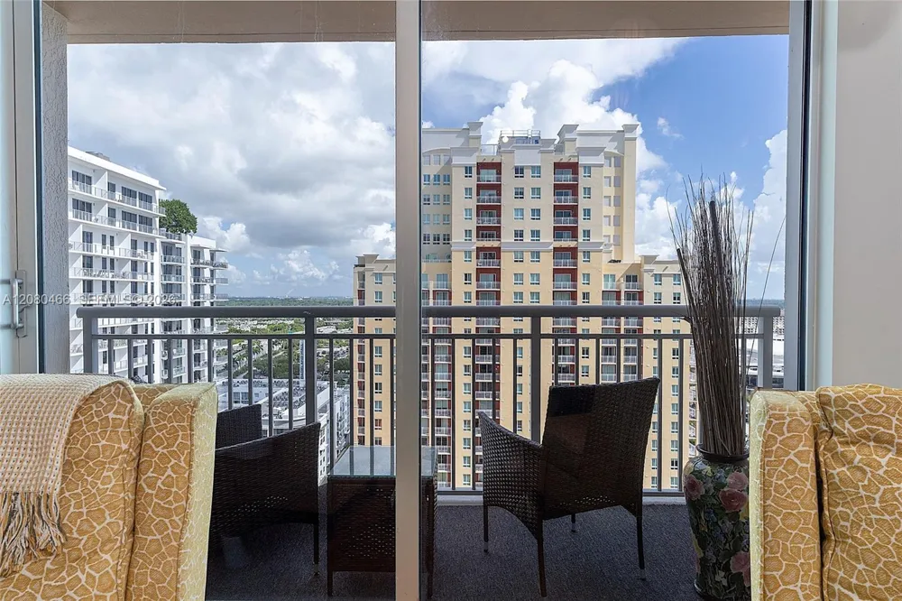 9066 SW 73rd Ct #1809 Miami, FL 33156