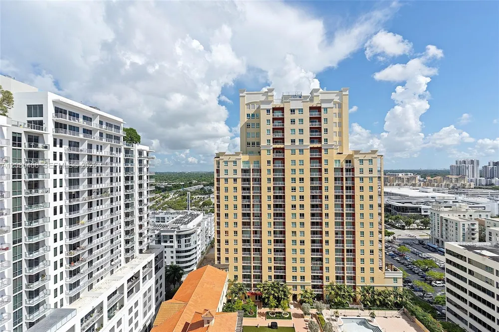 9066 SW 73rd Ct #1809 Miami, FL 33156
