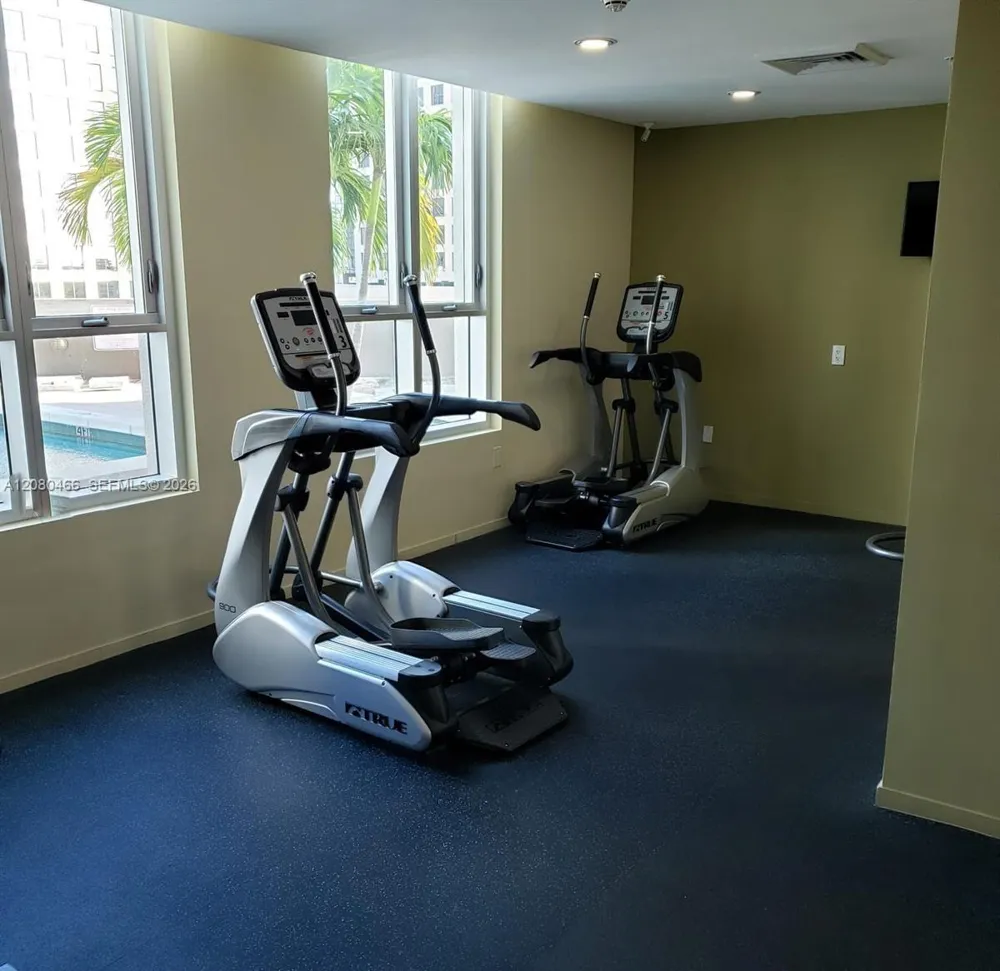 9066 SW 73rd Ct #1809 Miami, FL 33156