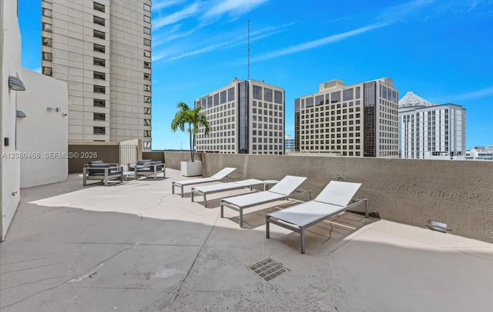 9066 SW 73rd Ct #1809 Miami, FL 33156