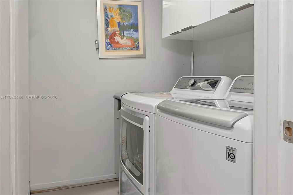 9066 SW 73rd Ct #1809 Miami, FL 33156