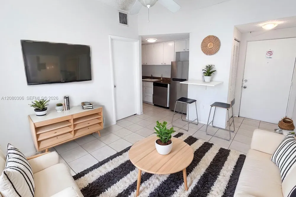 1218 Drexel Ave #204 Miami Beach, FL 33139
