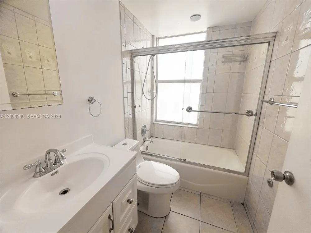 1218 Drexel Ave #204 Miami Beach, FL 33139