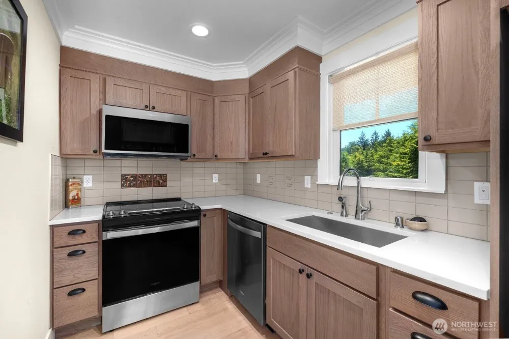 36 Easthaven Street Pacific Beach, WA 98571