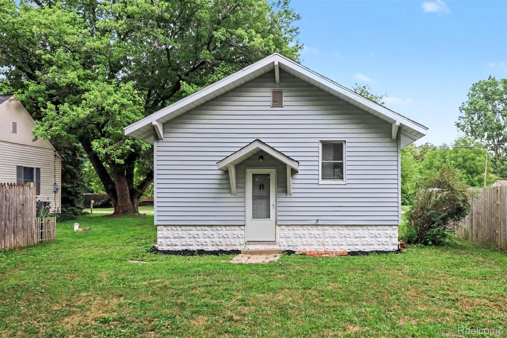 2200 S Term Street Burton City, MI 48519