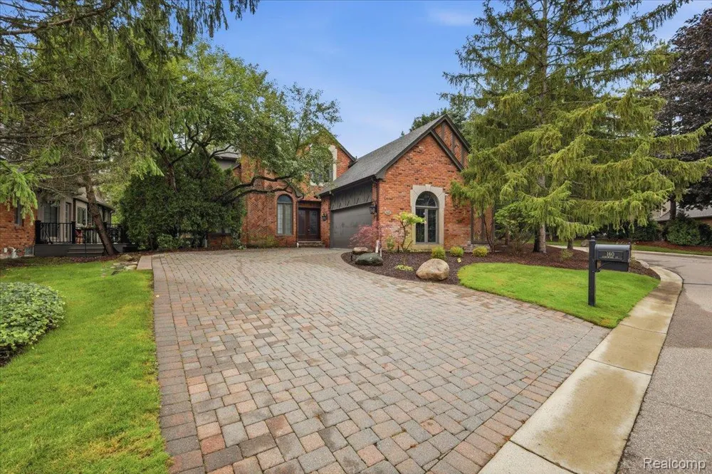 160 Kirkwood Court Bloomfield Hills City, MI 48304