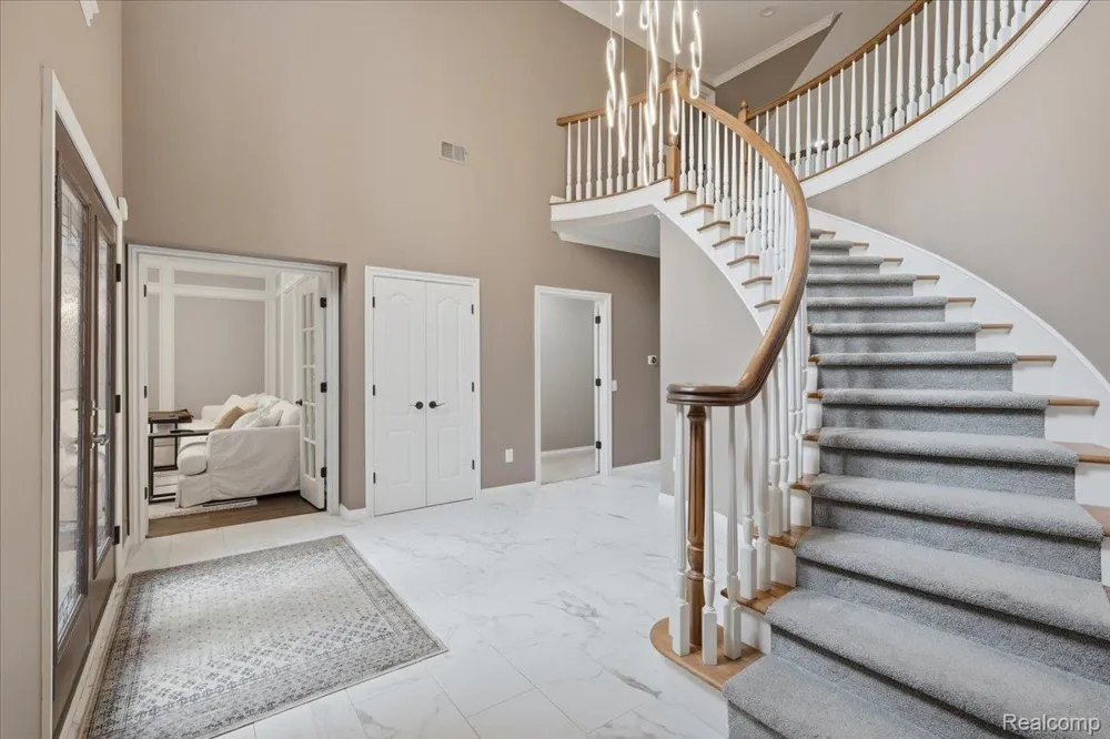 160 Kirkwood Court Bloomfield Hills City, MI 48304