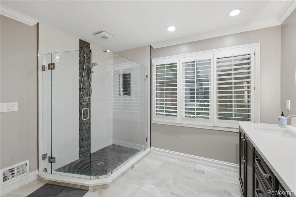 160 Kirkwood Court Bloomfield Hills City, MI 48304