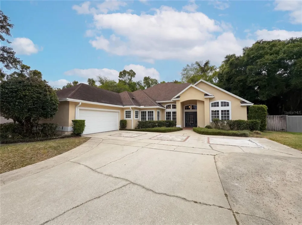 680 MACGLENROSS DRIVE Oviedo, FL 32765