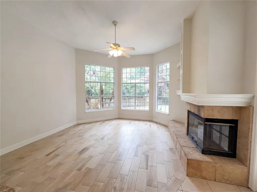 680 MACGLENROSS DRIVE Oviedo, FL 32765
