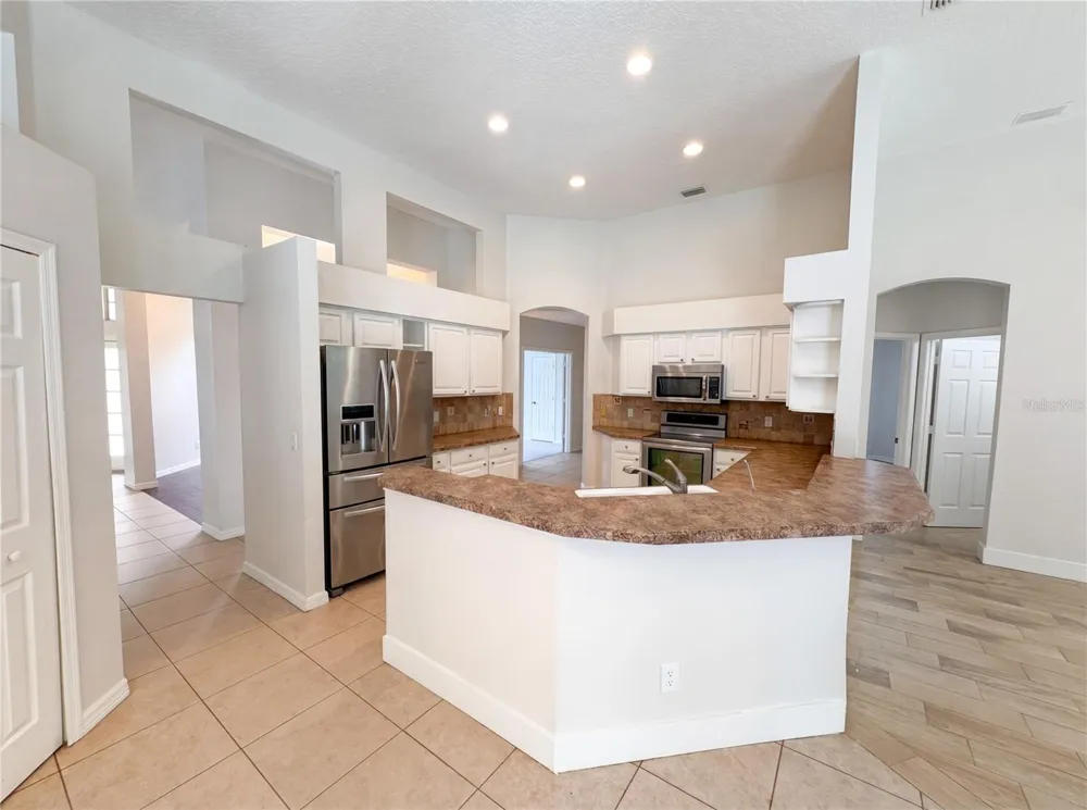 680 MACGLENROSS DRIVE Oviedo, FL 32765