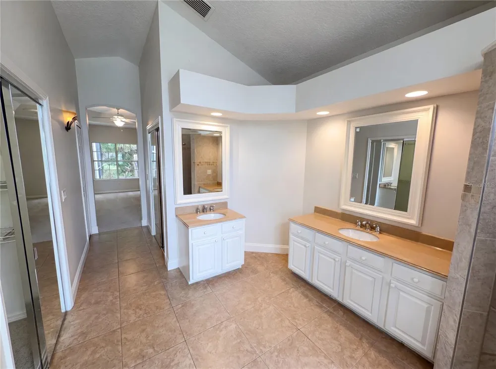680 MACGLENROSS DRIVE Oviedo, FL 32765