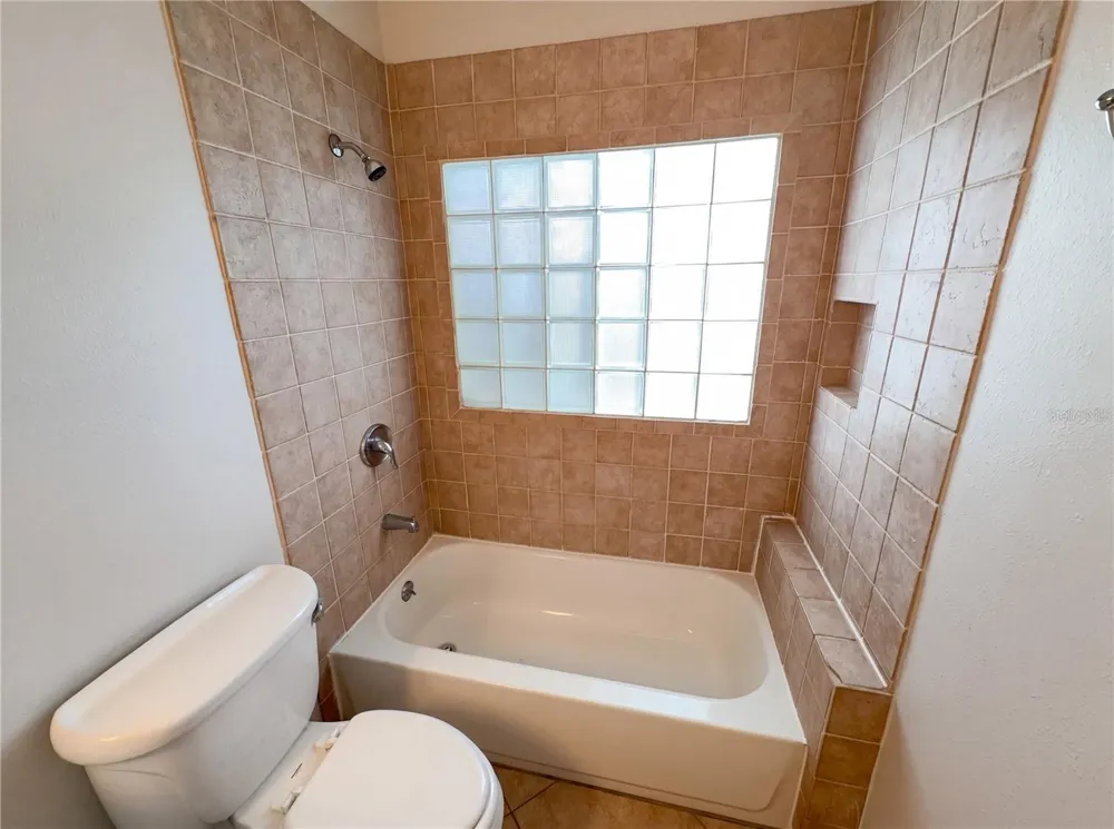 680 MACGLENROSS DRIVE Oviedo, FL 32765